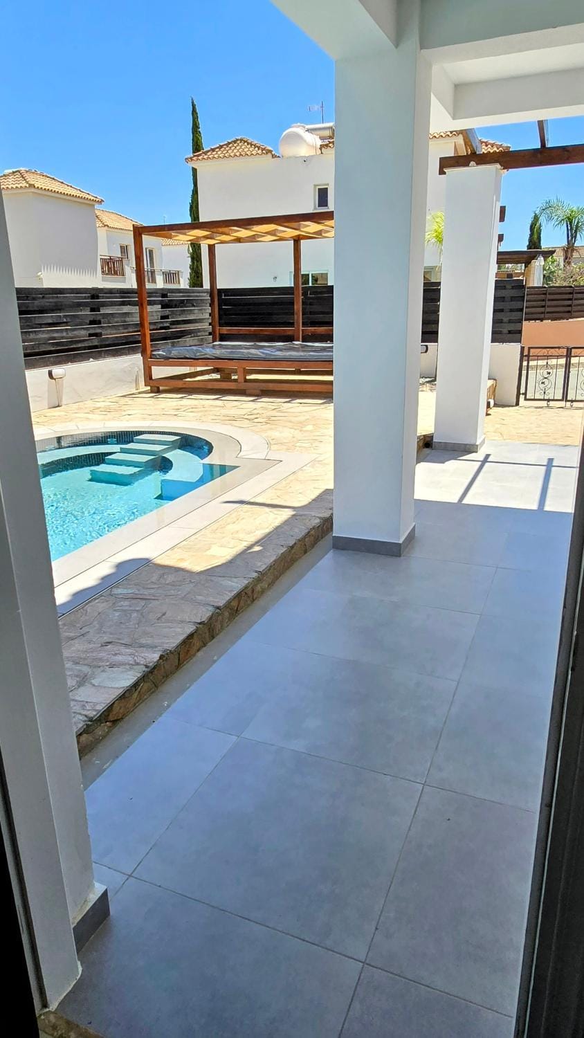 Patio, Day, Balcony/Terrace, Pool view, Swimming pool, sunbed