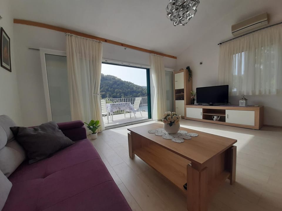 Apartment Fjaka Apartment in Vis