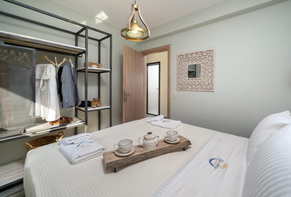 Bed, Bedroom, towels, wardrobe