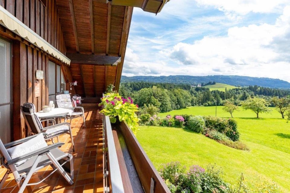 Property building, Balcony/Terrace, Living room