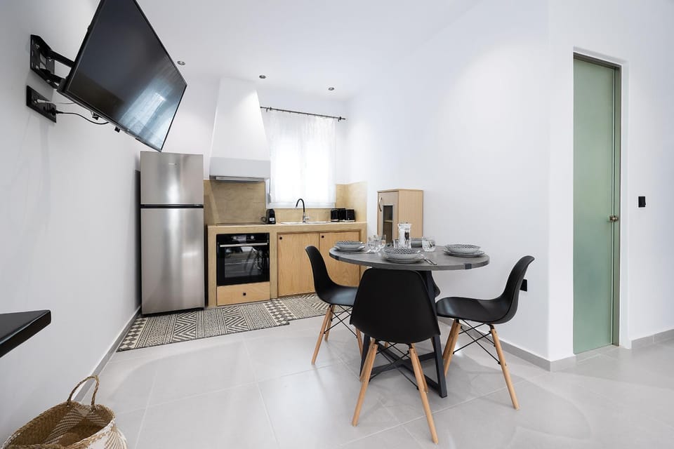 TV and multimedia, Kitchen or kitchenette, Dining area, oven