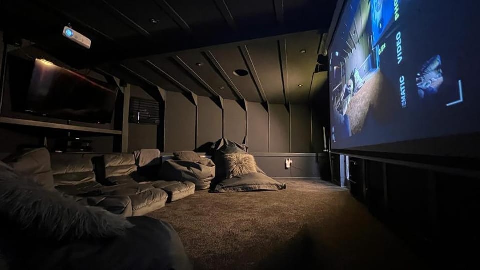 TV and multimedia, Seating area, Evening entertainment
