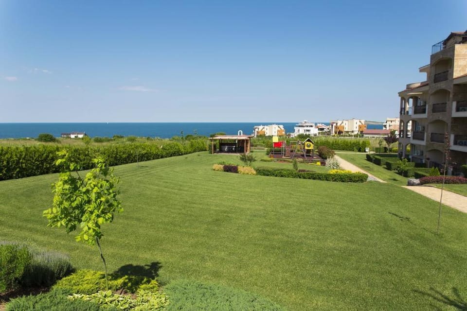 Natural landscape, Garden view, Sea view