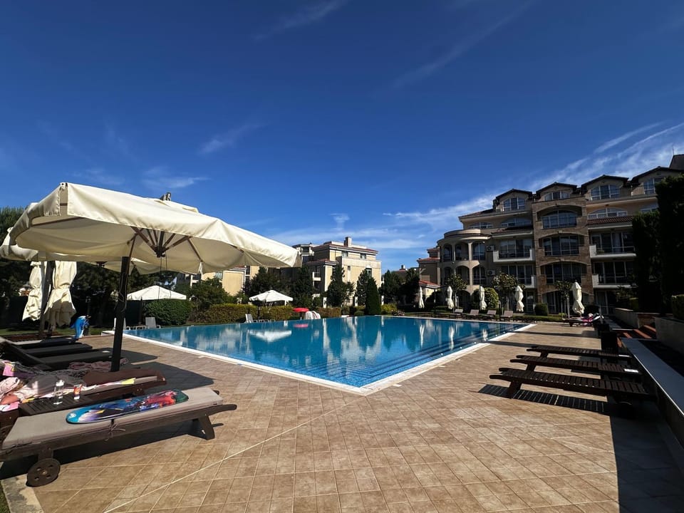 Seating area, Swimming pool