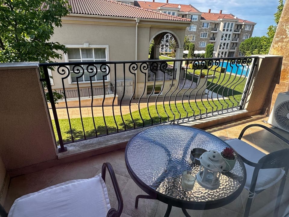 Balcony/Terrace, Swimming pool
