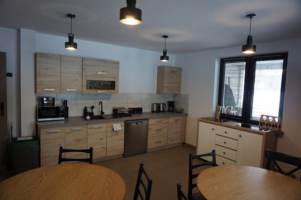Dining area, kitchen