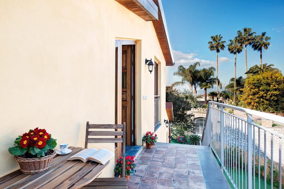 Balcony/Terrace, Location
