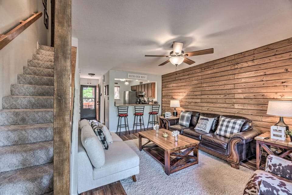 Family-Friendly Ruidoso Escape: 2 Mi to Golf! House in Ruidoso