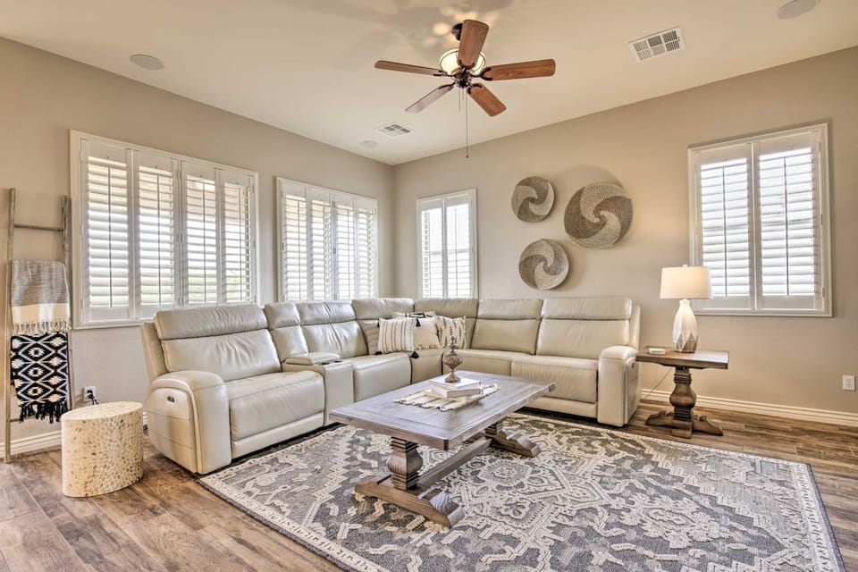 Game Room, Patio! Family-Friendly Goodyear Home House in Goodyear