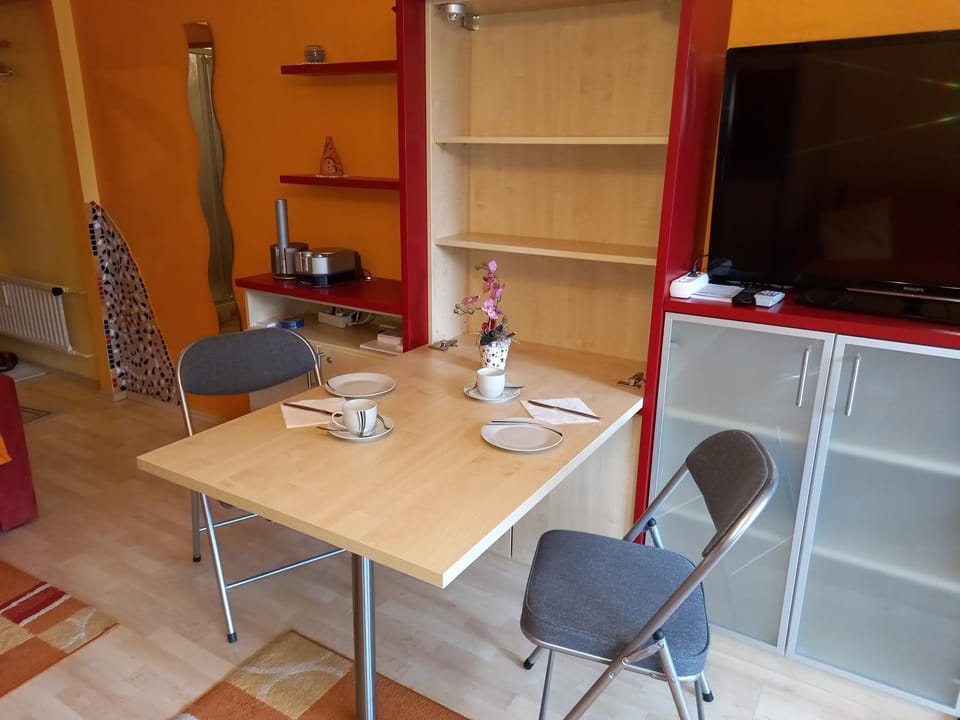 TV and multimedia, Dining area