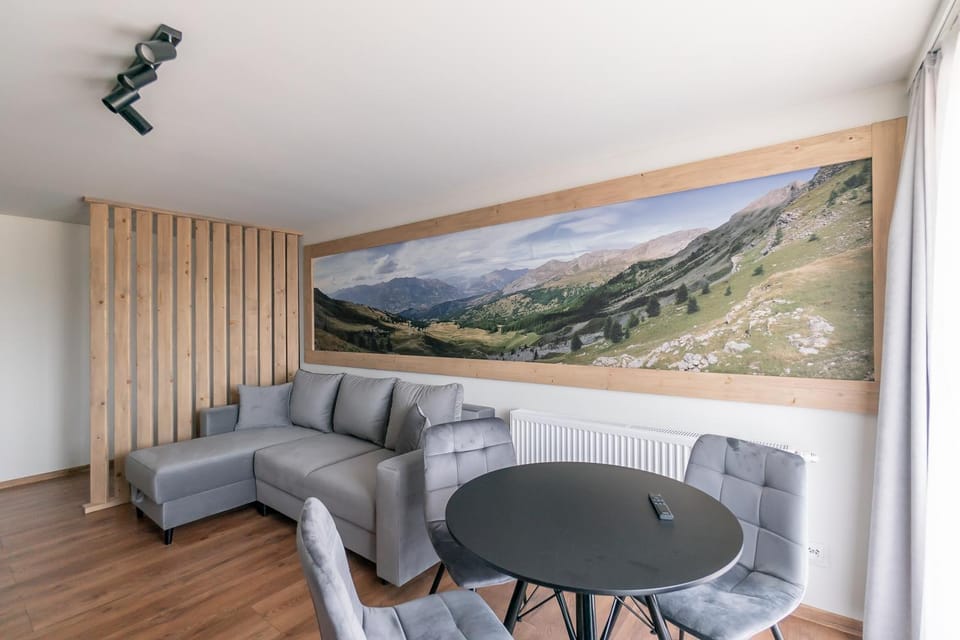TV and multimedia, Balcony/Terrace, Living room, Seating area, Dining area, internet