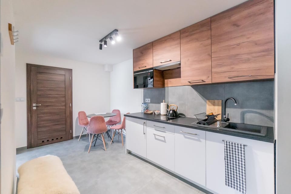 Coffee/tea facilities, Kitchen or kitchenette, Dining area, dishwasher, microwave, pet friendly, stove, kitchen