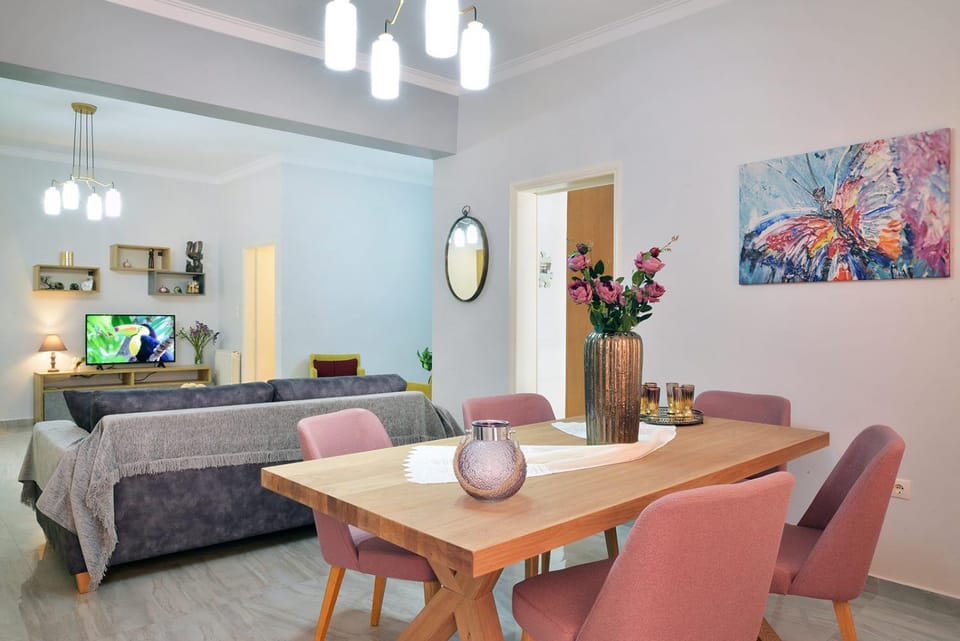 Seating area, Dining area