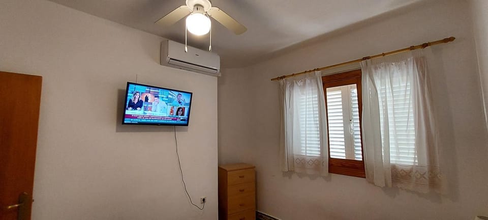 TV and multimedia, Bedroom, fireplace, air conditioner
