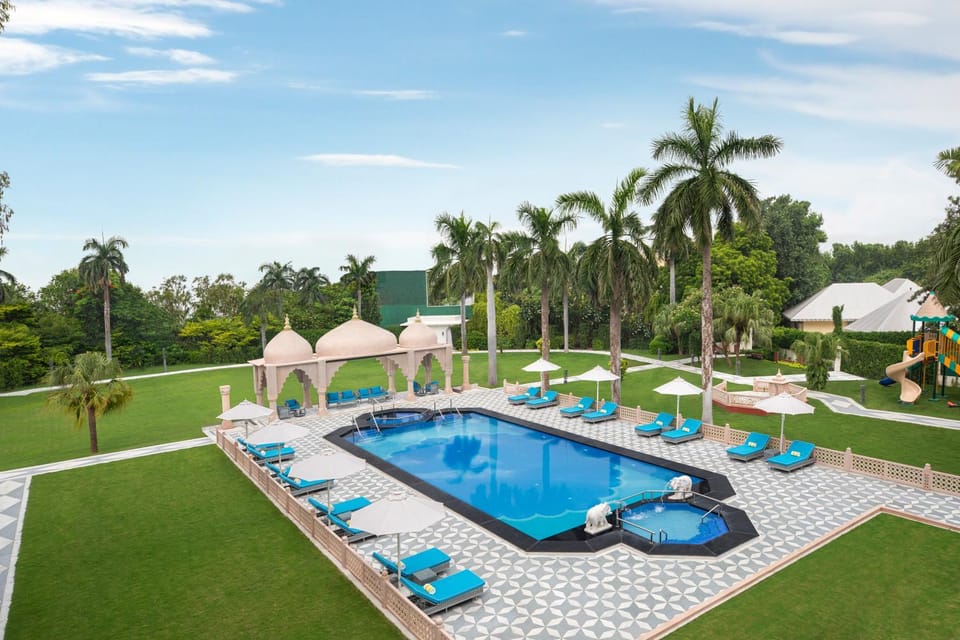 Swimming pool