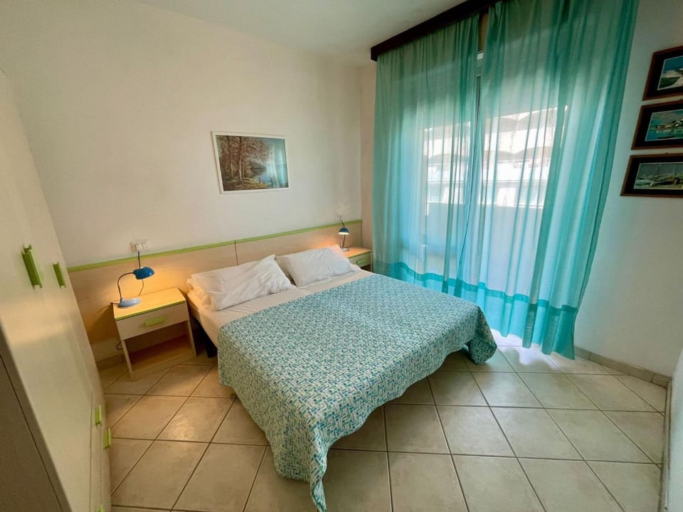 Bed, Decorative detail, Bedroom