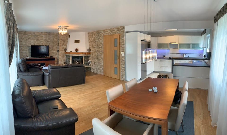 Kitchen or kitchenette, Living room, Seating area, Dining area, Communal kitchen