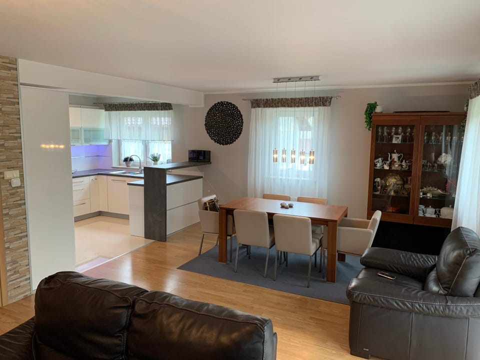 Living room, Seating area, Dining area