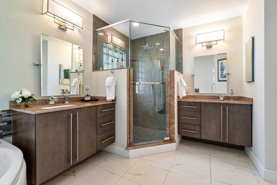 Across from Beach - Renovated Coastal Home, Gourmet Kitchen & Jetted Tub - by Maven Vacation Rentals House in Riviera Beach