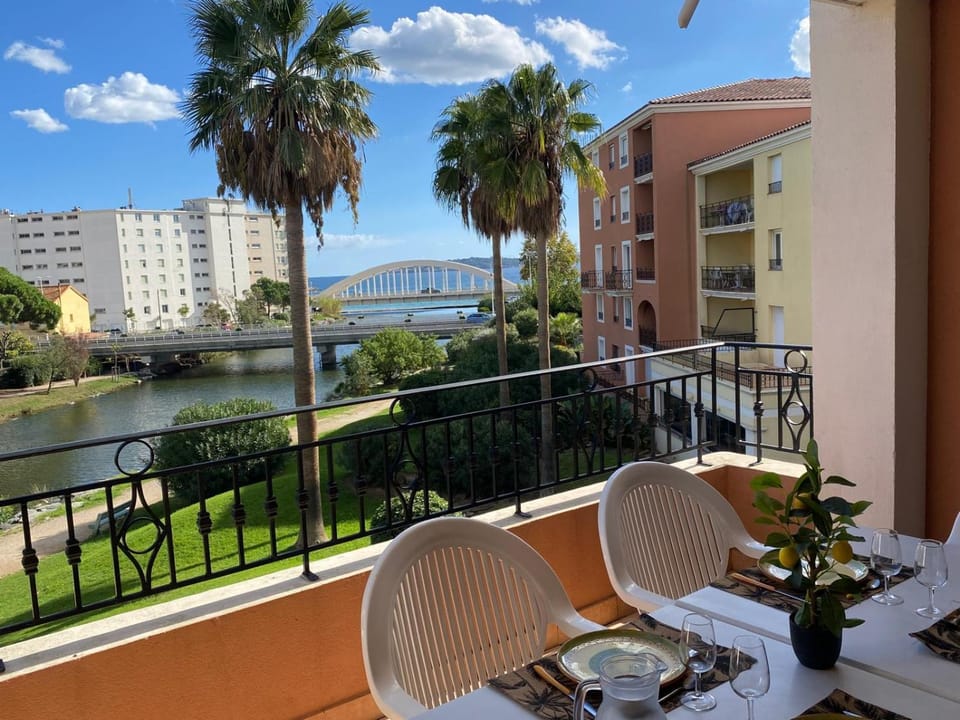 Ste Maxime T3 Terrasse vue mer et avec piscine Apartment in Sainte-Maxime