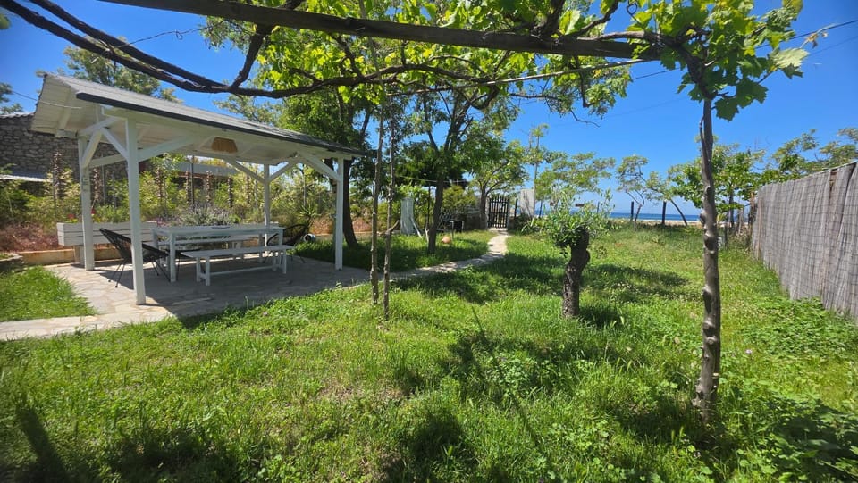 Doukas by the Sea-Little Paradise-Beachfront Apartment in Thasos