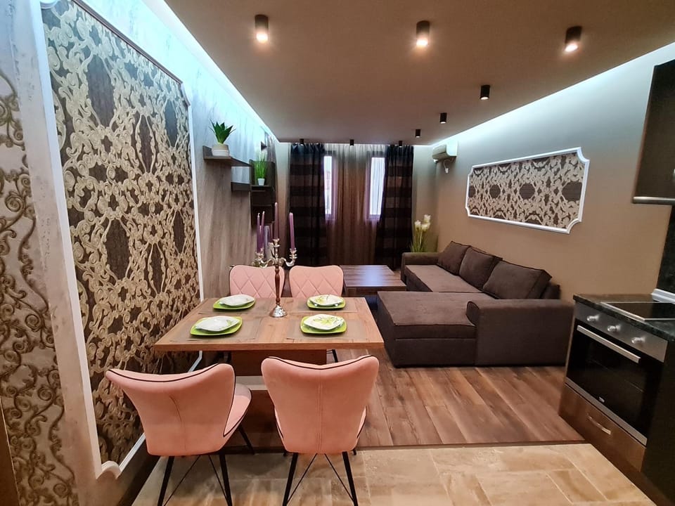 Living room, Seating area, Dining area