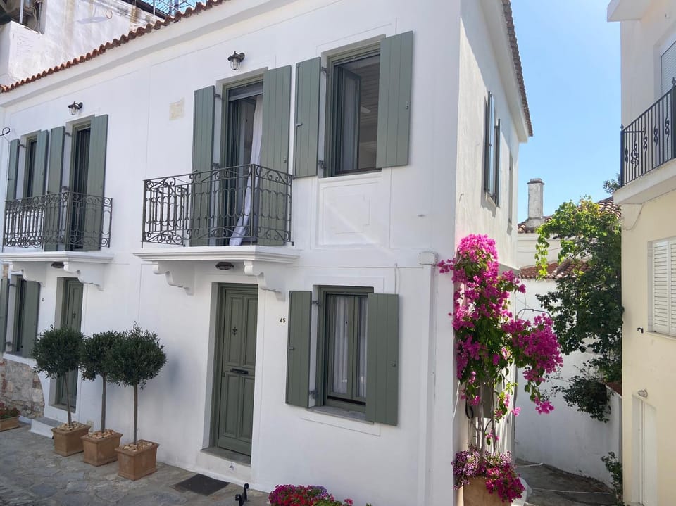 Property building, Facade/entrance