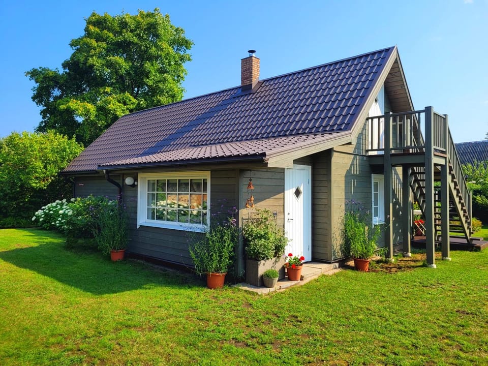 Property building, Day