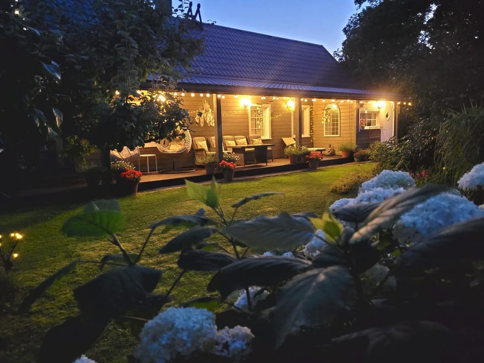 Property building, Summer, Garden