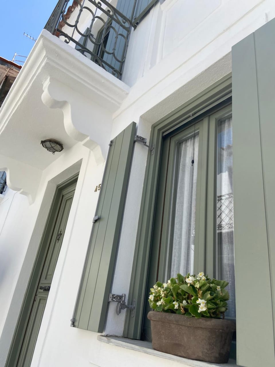 Facade/entrance, Balcony/Terrace