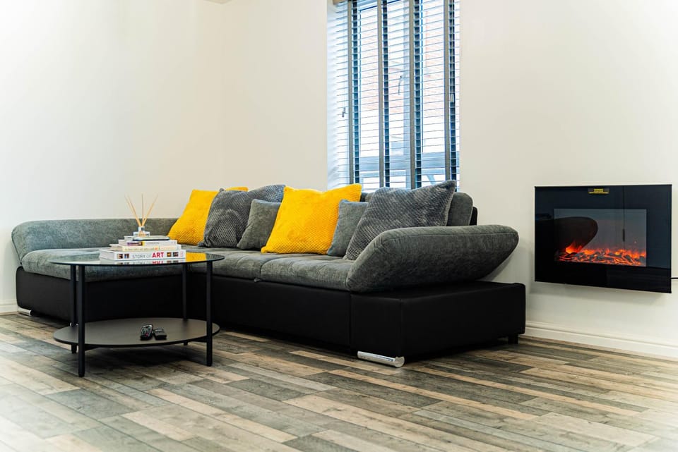 Communal lounge/ TV room, TV and multimedia, Living room, Seating area