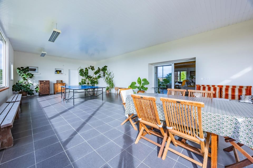 Property building, Table tennis, Table tennis, Breakfast