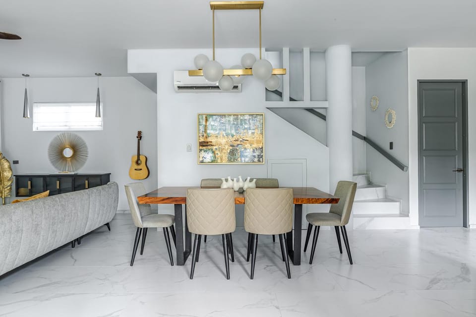 Living room, Dining area