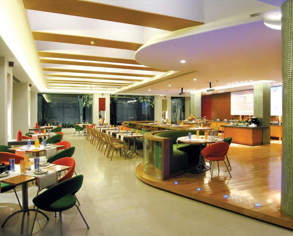 Restaurant/places to eat, Buffet breakfast