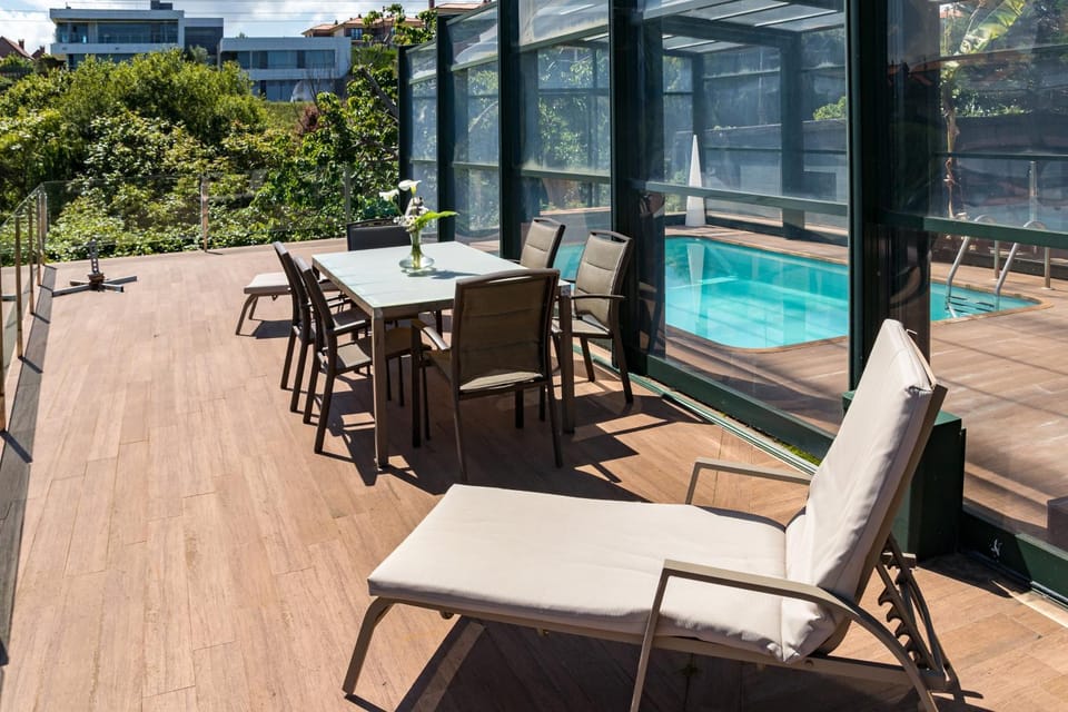 Balcony/Terrace, Pool view, Swimming pool, Swimming pool, sunbed