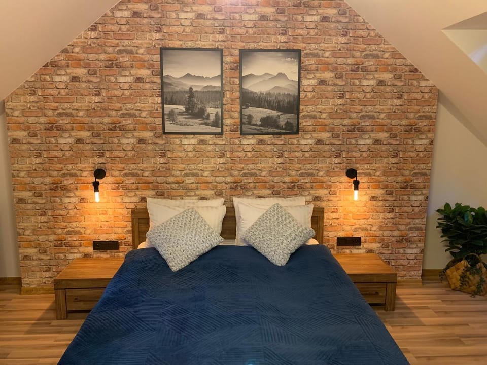 Bed, Living room, Bedroom