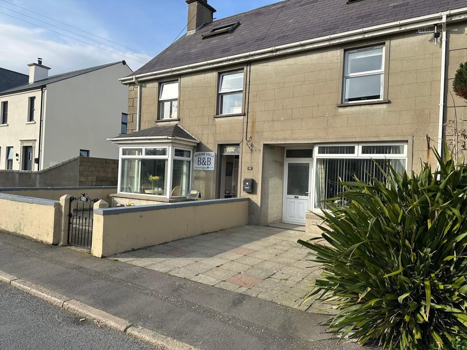 Property building, Day, Street view