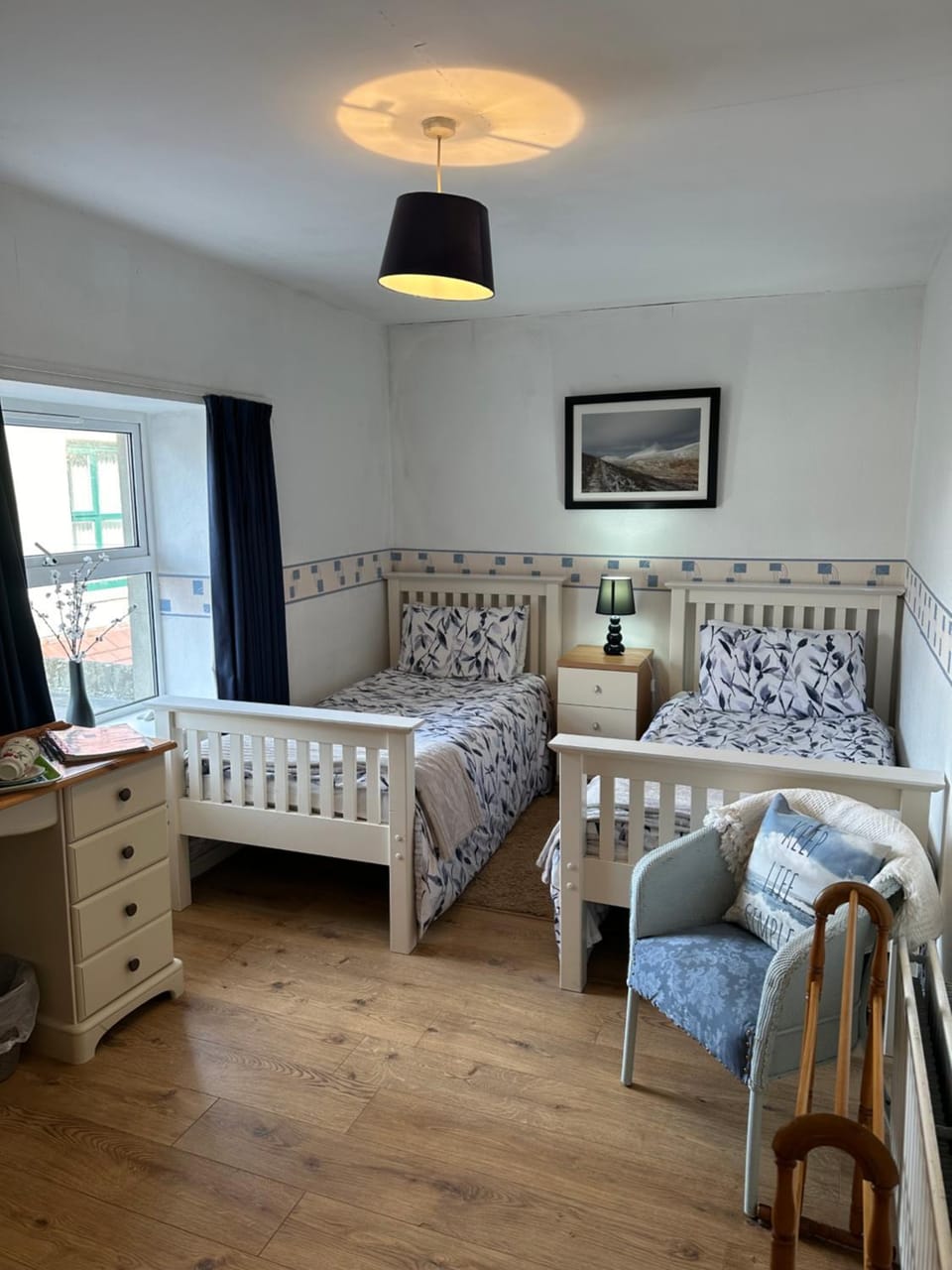 Bed, Photo of the whole room, Bedroom