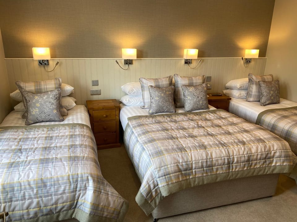 Adrian's Guest House Bed and Breakfast in Inverness