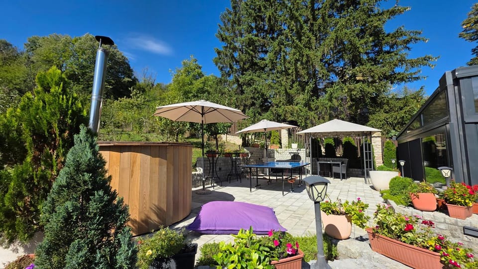 Patio, Garden view