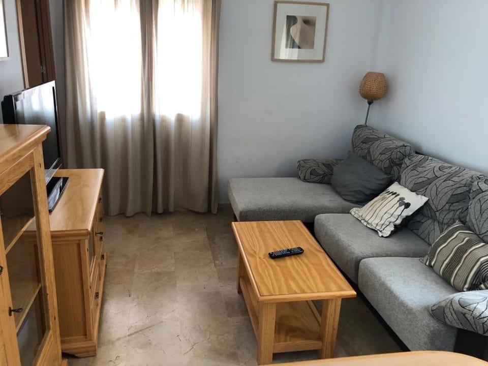 Communal lounge/ TV room, TV and multimedia, Living room, Seating area, Evening entertainment