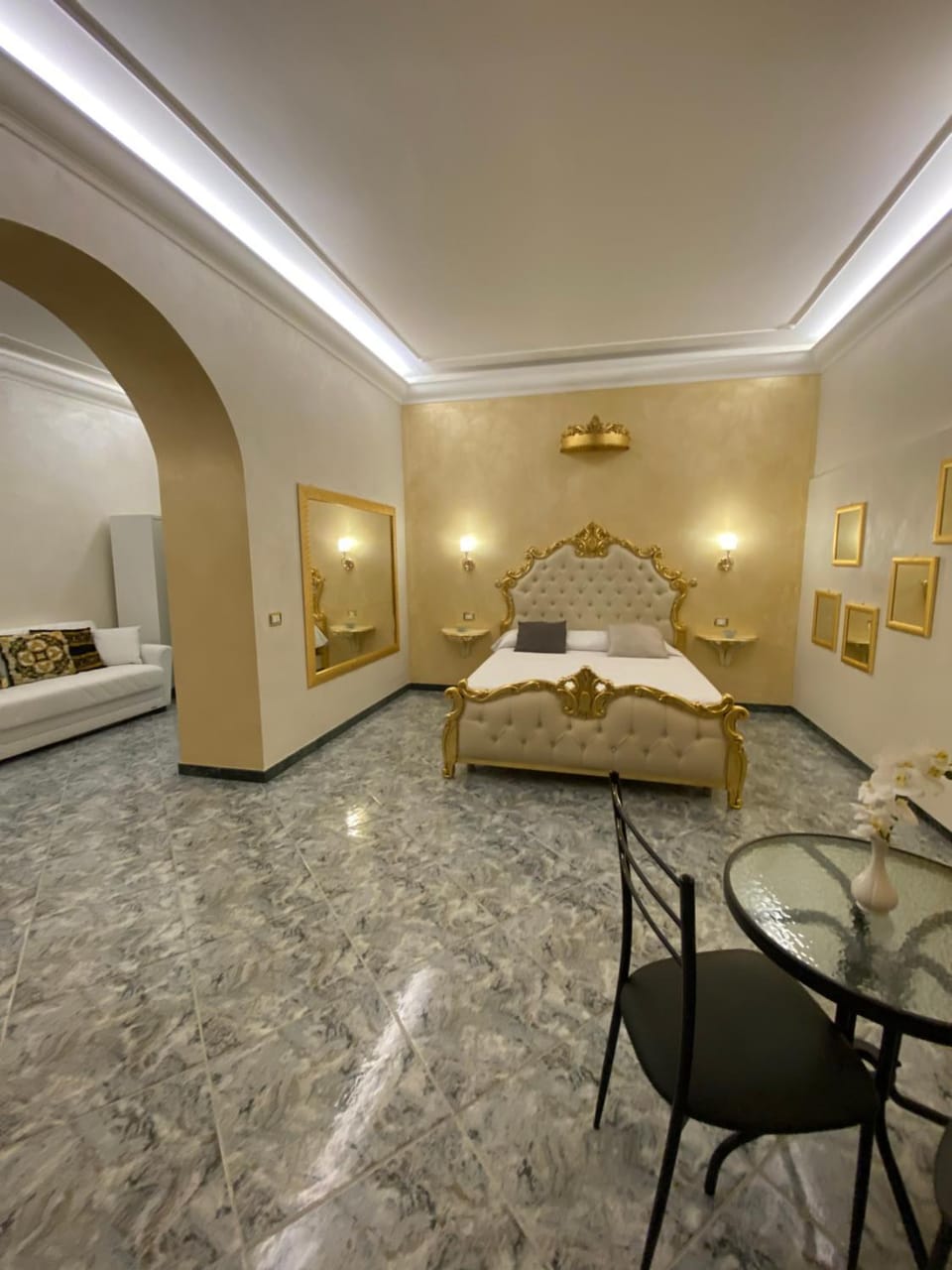 Suite Incentro Salerno Bed and Breakfast in Salerno