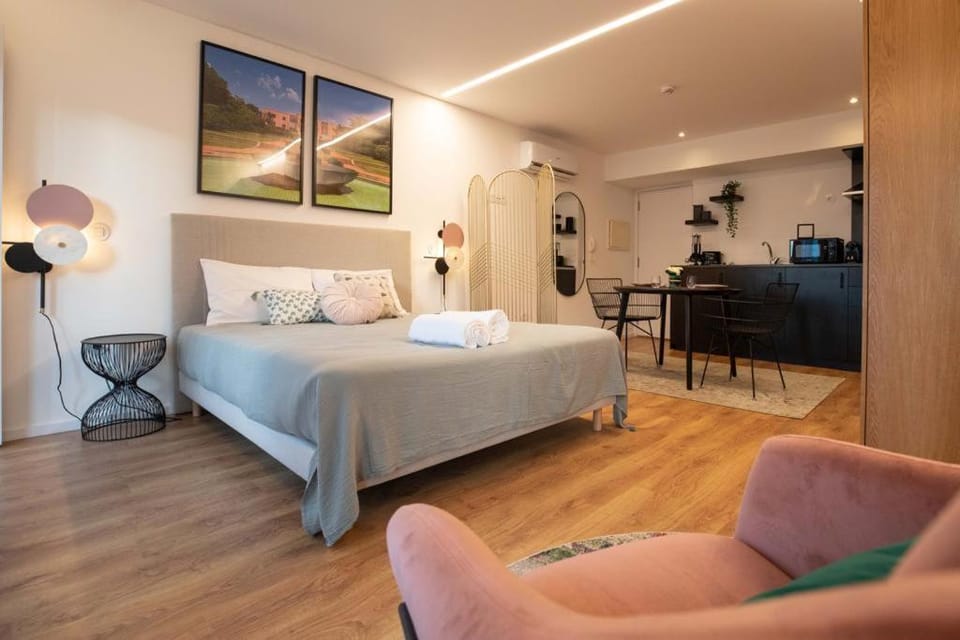 Bed, Kitchen or kitchenette, Photo of the whole room, Bedroom, air conditioner