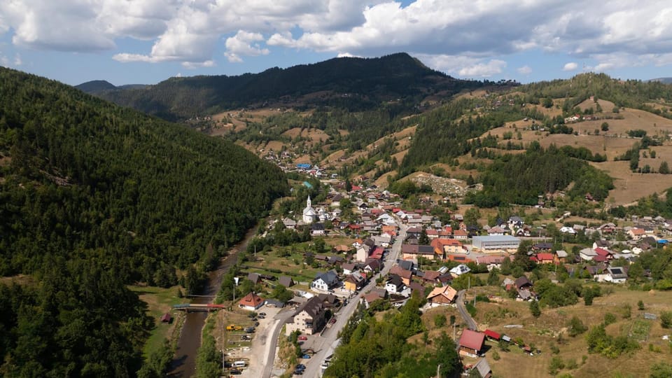 Neighbourhood, Natural landscape, Bird's eye view, City view, Street view