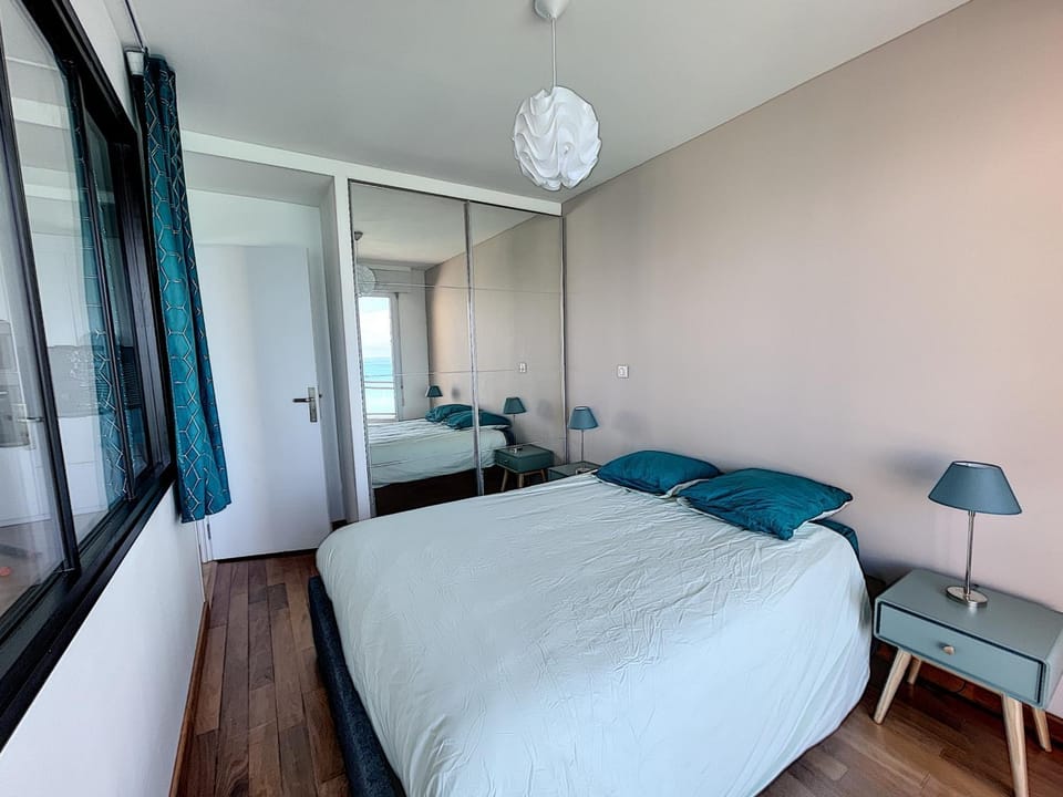 Charmant T2 en front de mer, 4 pers., ascenseur, garage, Wi-Fi - FR-1-361-383 Apartment in Granville
