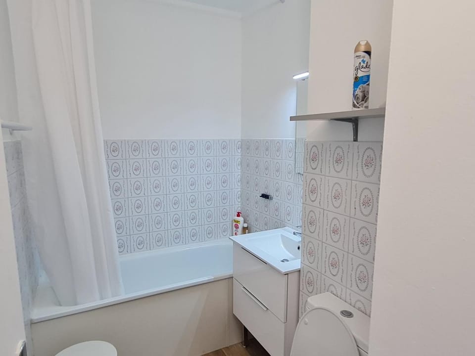 Appartement T2 à 150m de la plage avec parking - FR-1-550-22 Apartment in Vaux-sur-Mer