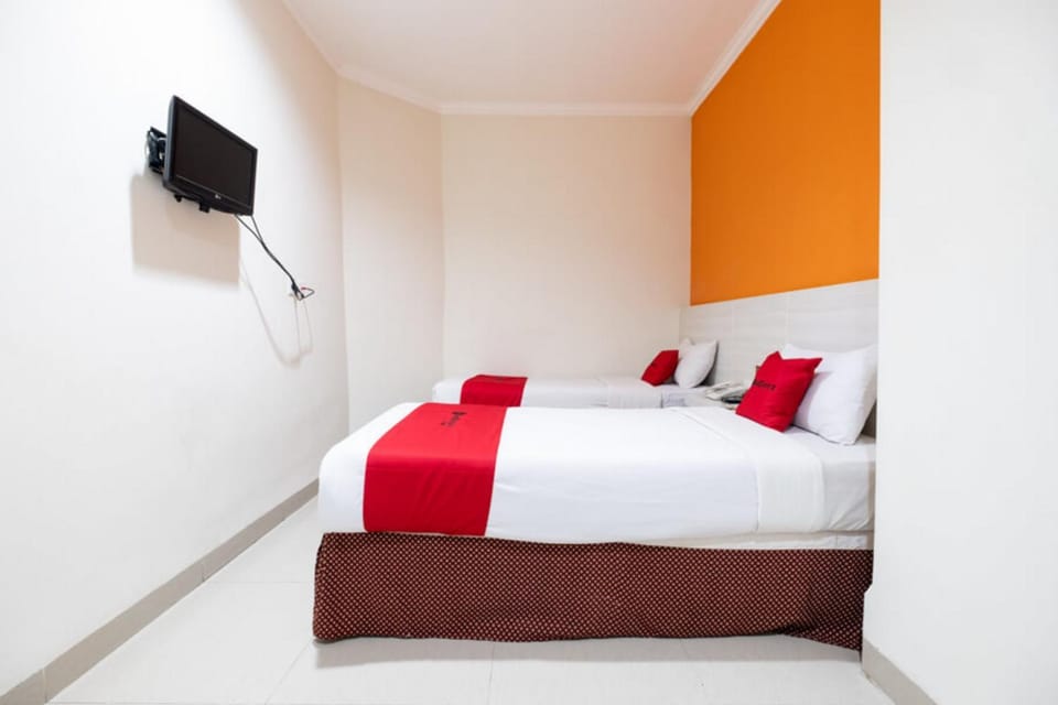 RedDoorz Plus @ Hotel Alden Makassar Hotel in Indonesia