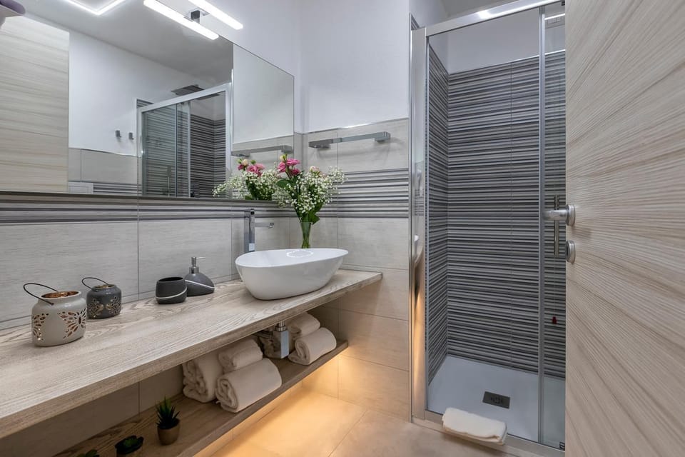 Shower, Bathroom