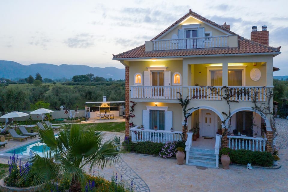 Property building, Patio, Day, Garden, Garden view, Mountain view, Pool view, Swimming pool