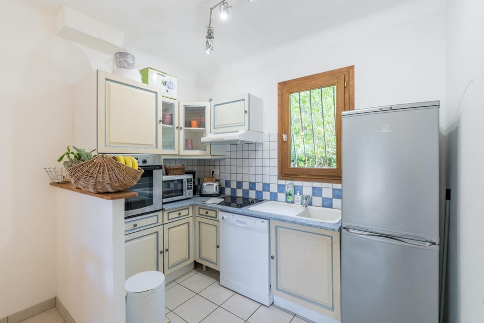 Kitchen or kitchenette, Other